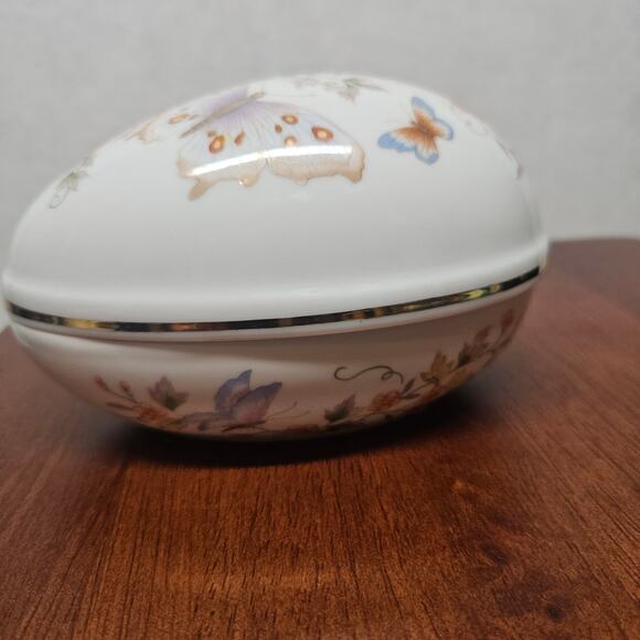 Vintage 1974 Avon Egg Shaped Butterfly Theme Trinket Dish w/ 22K Gold Trim - Picture 2 of 6